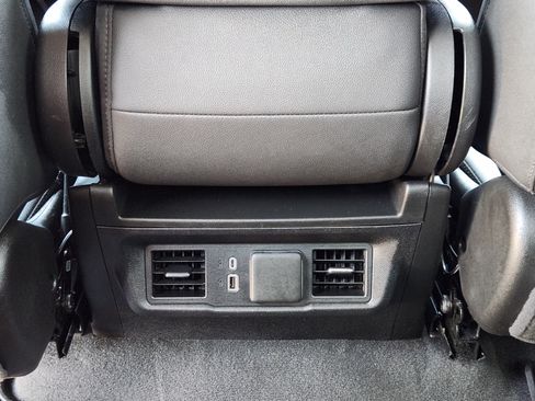 Used 2024 Chevrolet Silverado 1500 LT AWD/4WD image 31