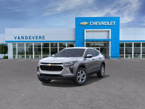 New 2026 Chevrolet Trax LS w/ LS Convenience Package FWD image 8