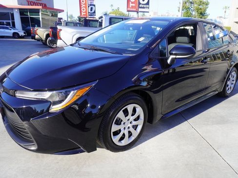 Certified 2025 Toyota Corolla LE image 4