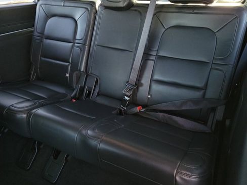 Certified 2023 Lincoln Navigator 4WD image 9