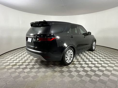 Used 2025 Land Rover Discovery S image 4