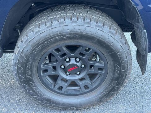 Certified 2022 Toyota 4Runner TRD Off-Road Premium image 8