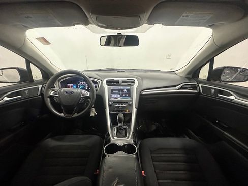 Used 2015 Ford Fusion SE image 22
