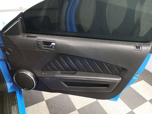 Used 2010 Ford Mustang GT RWD image 17