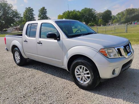 Used 2017 Nissan Frontier SV image 19