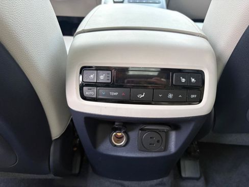 Used 2023 Hyundai Palisade Limited FWD image 27