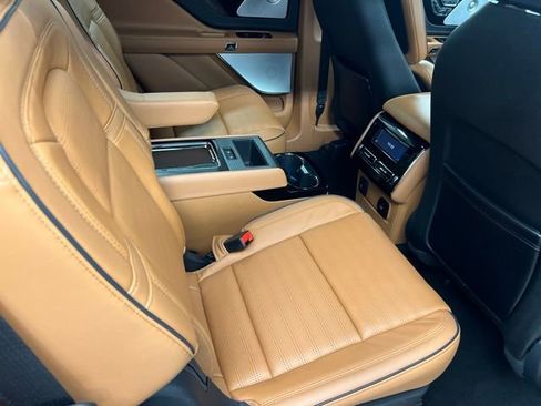 Used 2025 Lincoln Aviator Black Label AWD/4WD image 23