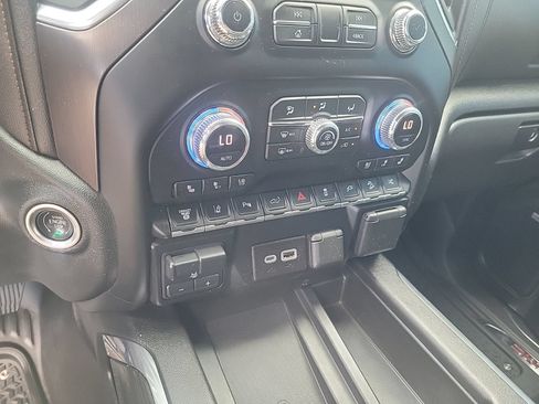 Certified 2021 GMC Sierra 2500 AT4 w/ AT4 Premium Plus Package AWD/4WD image 22