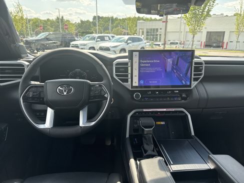 Used 2024 Toyota Tundra Platinum AWD/4WD image 29