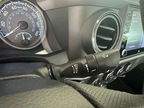 Used 2022 Toyota Tacoma TRD Sport w/ TRD Premium Sport Package AWD/4WD image 23