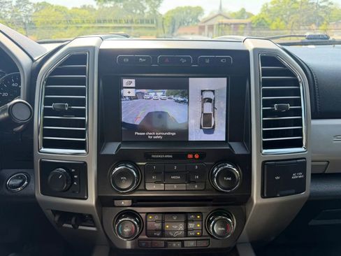 Used 2017 Ford F450 Lariat w/ Lariat Ultimate Package AWD/4WD image 19