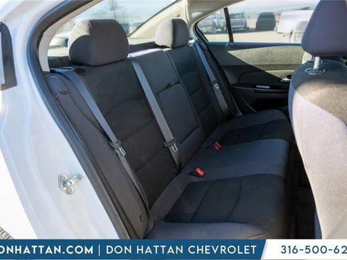 Used 2014 Chevrolet Cruze LT image 21