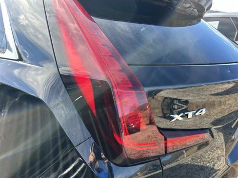 Used 2024 Cadillac XT4 Premium Luxury image 9