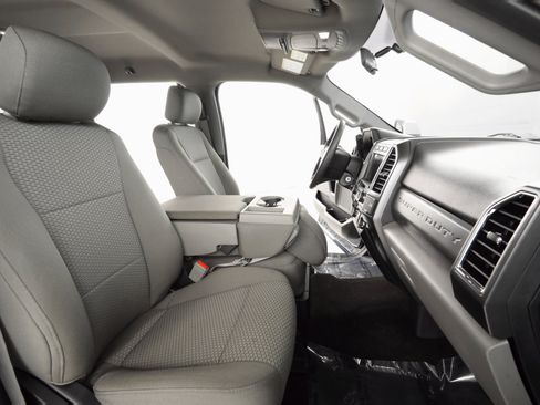 Used 2018 Ford F250 XLT w/ XLT Premium Package image 24