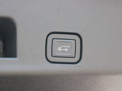 New 2027 Chevrolet Traverse Z71 w/ Enhanced Driving Package AWD/4WD image 18