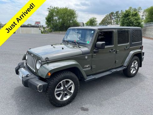 Used 2016 Jeep Wrangler Unlimited Sahara w/ Dual Top Group AWD/4WD image 4