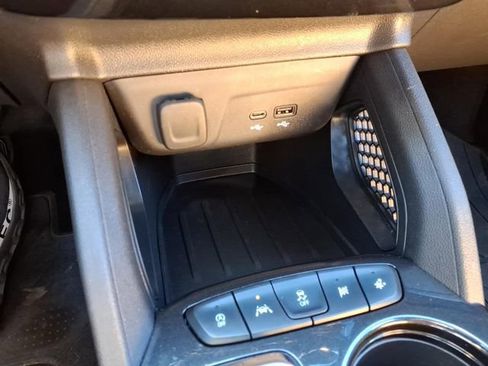 Used 2024 Chevrolet TrailBlazer RS w/ Driver Confidence Package image 28