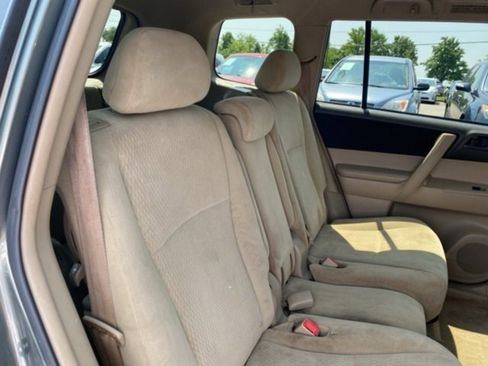 Used 2010 Toyota Highlander 4WD image 19