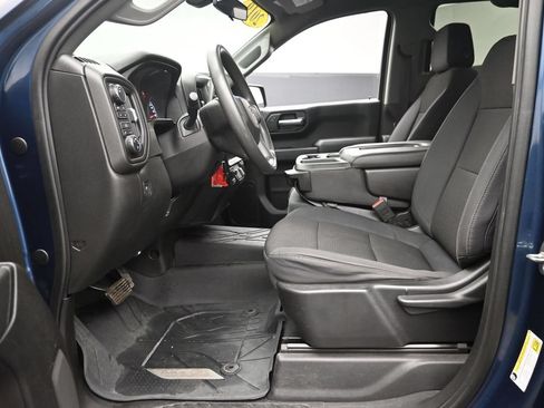 Used 2019 Chevrolet Silverado 1500 Custom Trail Boss w/ Custom Convenience Package AWD/4WD image 16