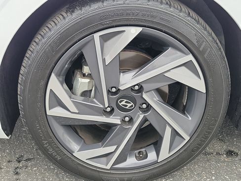 Certified 2025 Hyundai Elantra Sport image 25