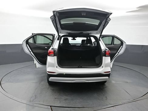 Used 2022 Chevrolet Equinox RS w/ LPO, Cargo Package AWD/4WD image 48