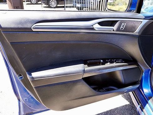 Used 2017 Ford Fusion SE w/ Equipment Group 201A AWD/4WD image 21