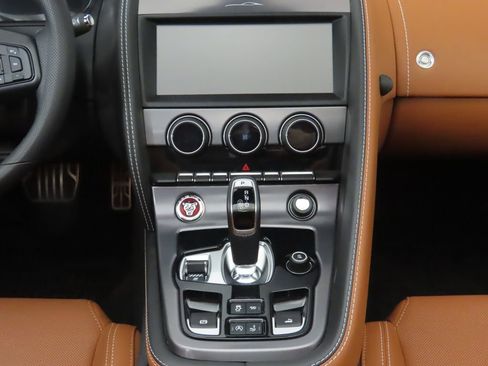 Used 2024 Jaguar F-TYPE R image 22