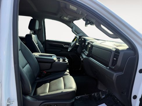 Used 2025 GMC Sierra 1500 SLT AWD/4WD image 19