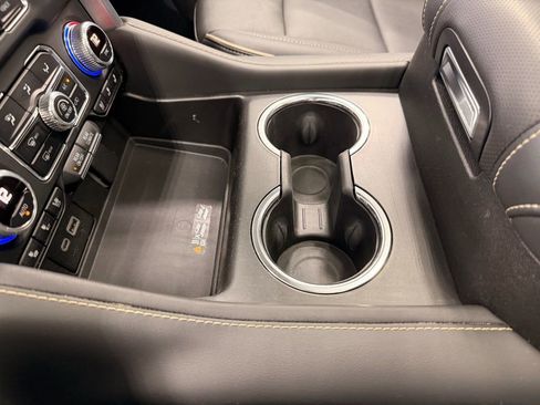 Used 2023 GMC Yukon XL SLT w/ SLT Premium Package image 41