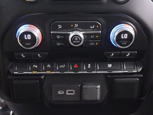 Used 2021 GMC Sierra 1500 Elevation w/ LPO, Elevation Black Package AWD/4WD image 29