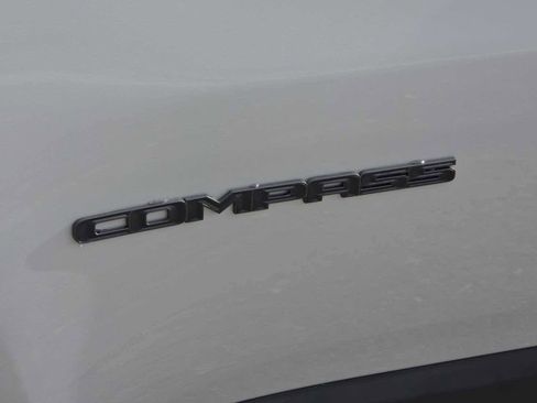 New 2026 Jeep Compass Latitude image 11