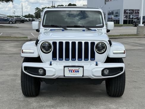 Used 2023 Jeep Wrangler Unlimited Sahara AWD/4WD image 11