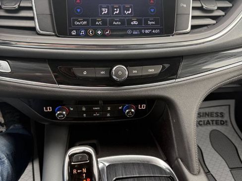 Used 2020 Buick Enclave Essence FWD image 18