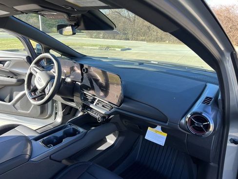 New 2026 Chevrolet Equinox EV RS image 29