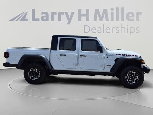 Used 2023 Jeep Gladiator Mojave AWD/4WD image 6