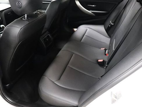 Used 2017 BMW 320i Sedan RWD image 14