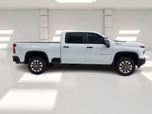 Used 2024 Chevrolet Silverado 2500 Custom w/ Custom Value Package AWD/4WD image 6