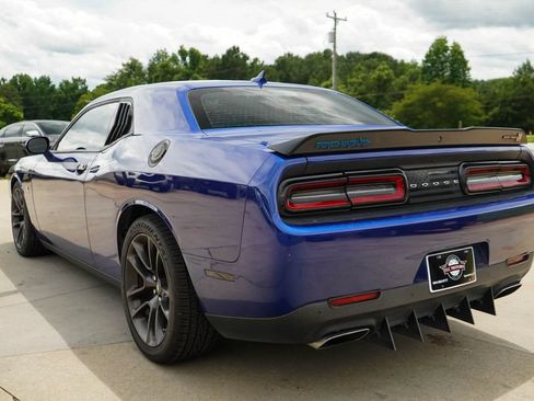 Used 2022 Dodge Challenger R/T Scat Pack RWD image 4