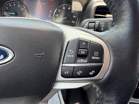 Used 2021 Ford Explorer XLT AWD/4WD image 14