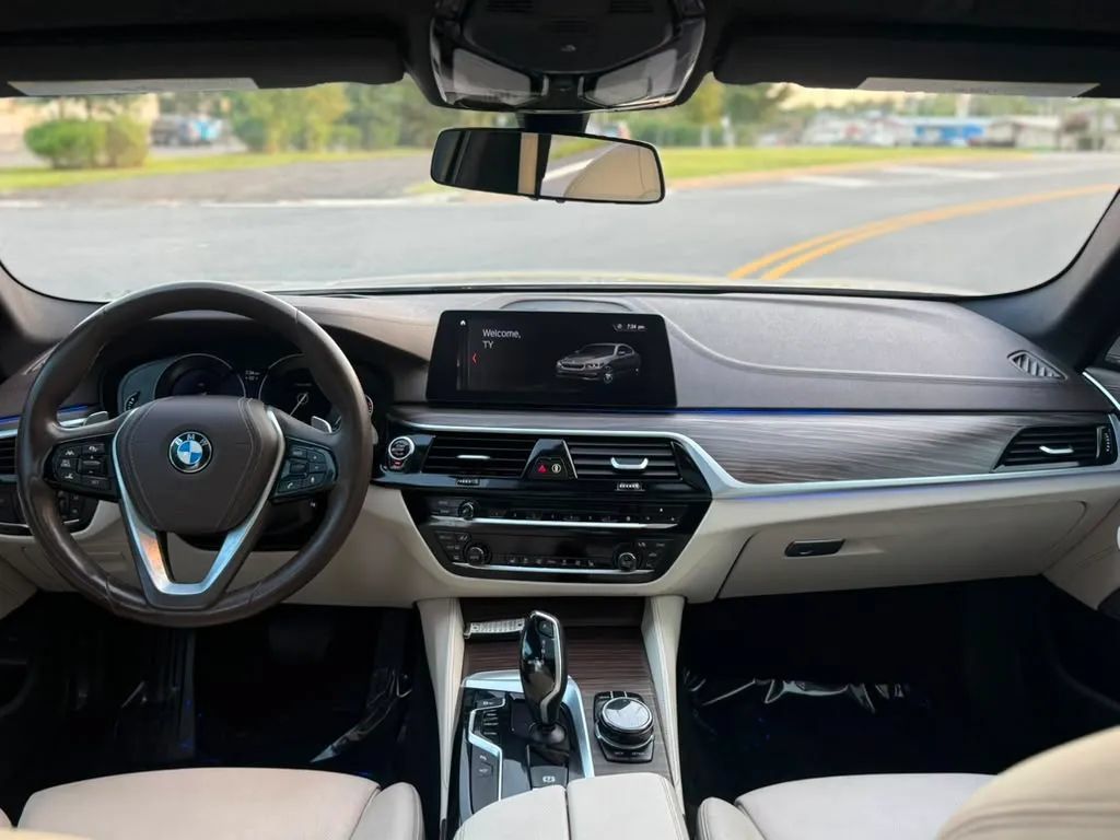 Used 2017 BMW 530i RWD image 27