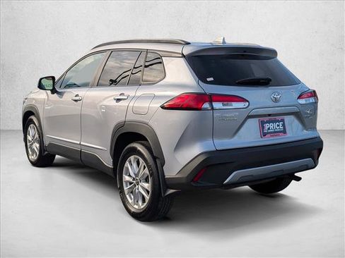 Used 2024 Toyota Corolla Cross LE image 8