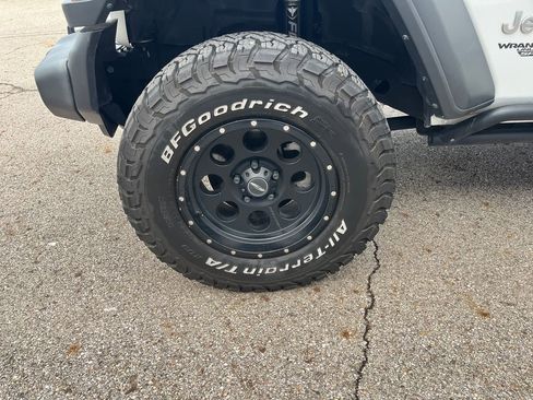 Used 2018 Jeep Wrangler Unlimited Sport S image 27