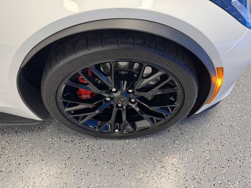 Used 2019 Chevrolet Corvette Z06 RWD image 32