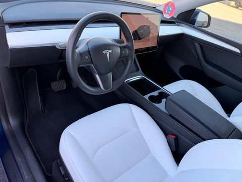 Used 2023 Tesla Model Y Long Range AWD/4WD image 21