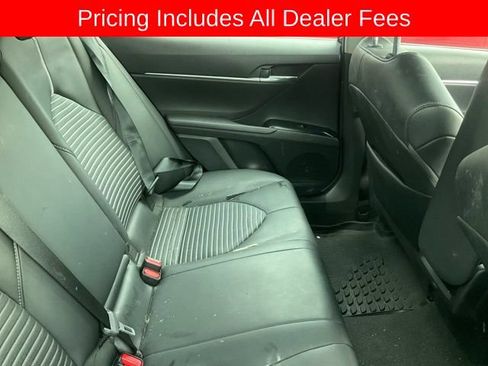 Used 2020 Toyota Camry SE w/ Convenience Package FWD image 4