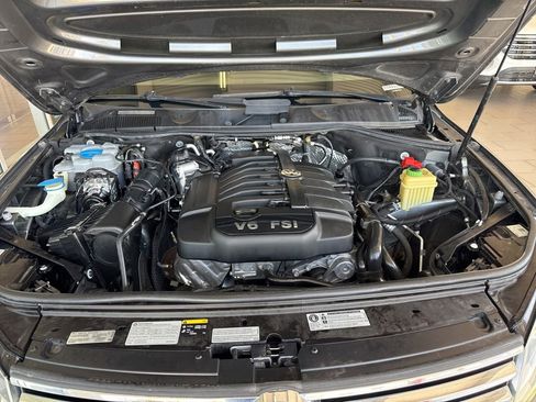 Used 2017 Volkswagen Touareg Wolfsburg Edition AWD/4WD image 18