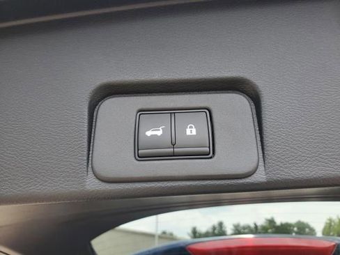 New 2025 Nissan Rogue Platinum w/ Platinum Premium Package image 8