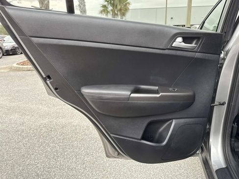 Used 2020 Kia Sportage LX image 14
