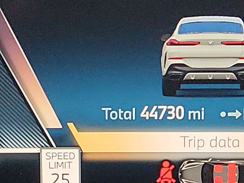 Certified 2024 BMW X6 xDrive40i w/ Premium Package image 17