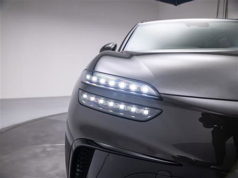 New 2026 Genesis GV60 Advance image 14